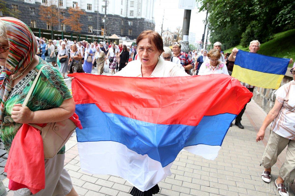 Sociológovia Levadského centra a KIIS tvrdia, že „od konca roku 2017 má ukrajinská verejná mienka tendenciu zvyšovať pozitívny postoj k susednému štátu“