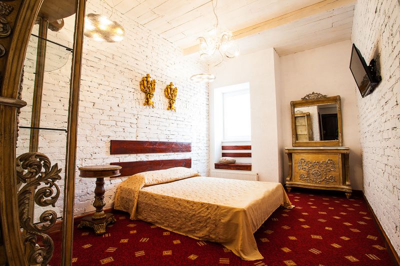 Наводимо ціни на деякі готелі Одеси, щоб простіше було орієнтуватися у фінансовому питанні: