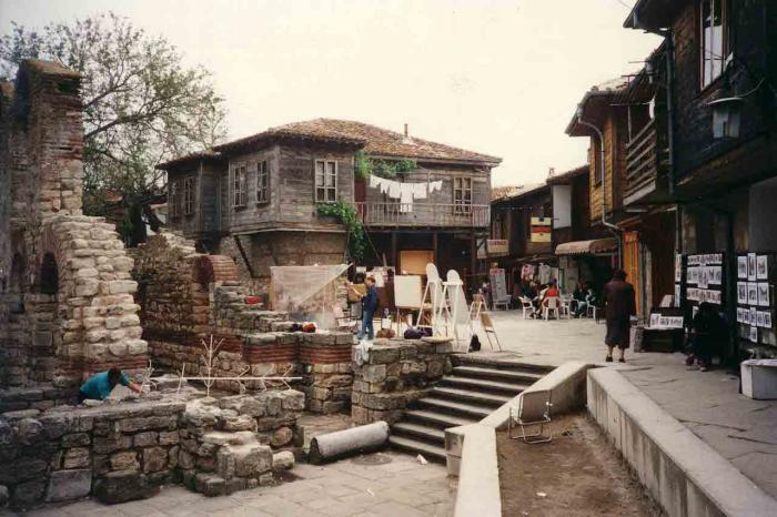 Старовинна вуличка в Несебирі