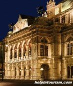 Це зараз споруда Віденської Опери вважається предметом гордості жителів Австрії та викликає захоплення у численних туристів, однак, у другій половині 19-го століття архітектурний шедевр пережив досить багато критики, будівля не сподобалося і австрійському кайзеру