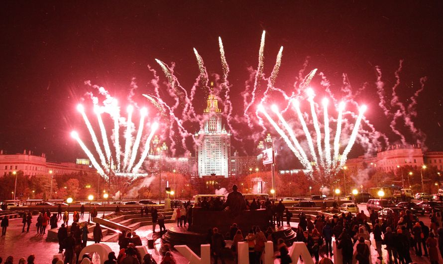 За три дні, з 23 по 25 вересня, небо над Воробйов горами розфарбують понад 20 тисяч залпів феєрверку