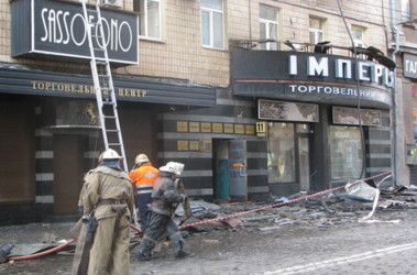 7 вересня 2010, 19:13 Переглядів:   У Харкові кухня бару спалила весь будинок, фото П