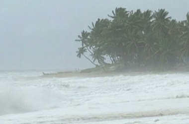 27 августа 2012, 3:39 Переглядів:   В даний час шторм вирує в районі островів Флорида-Кіз, фото Reuters