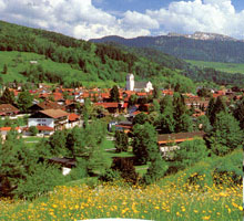 М'який клімат: в 1969 році Оберштауфен отримав предикат Природно-кліматичного курорту за свій м'який цілюще гірське клімат