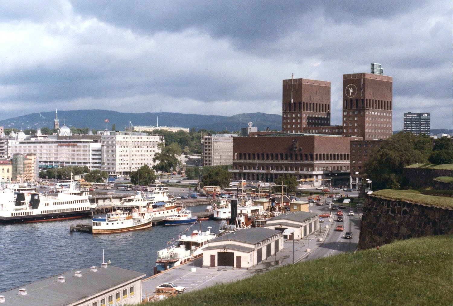 Міське самоврядування столиці Норвегії Осло хоче прибрати з вулиць жебраків-іноземців