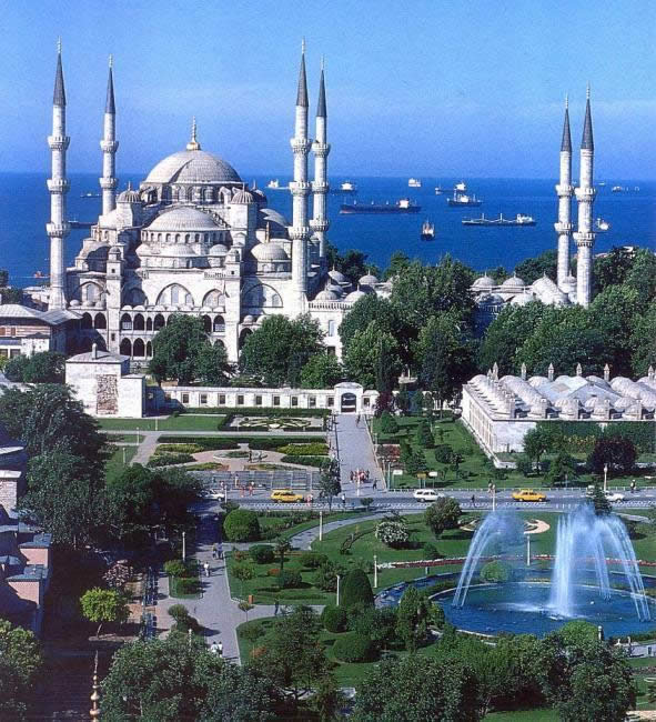 Завдяки щоденним рейсам Дніпропетровськ Стамбул - всього за дві години переліт а Ви опинитеся в дивовижному місті, розташованому відразу на двох континентах - Європі та Азії, місті де правили 10 римських, 82 візантійських імператорів і 30 османських султанів