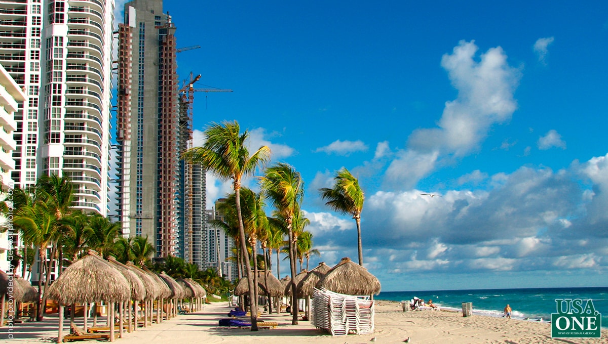 Подорожуючих приваблює не тільки теплий клімат і тропічна атмосфера, а й місцевий колорит: Майамі відомий своїми фестивалями і святами, а латиноамериканська їжа, пляжі, пальми і смачні напої надають цьому місту справжню родзинку