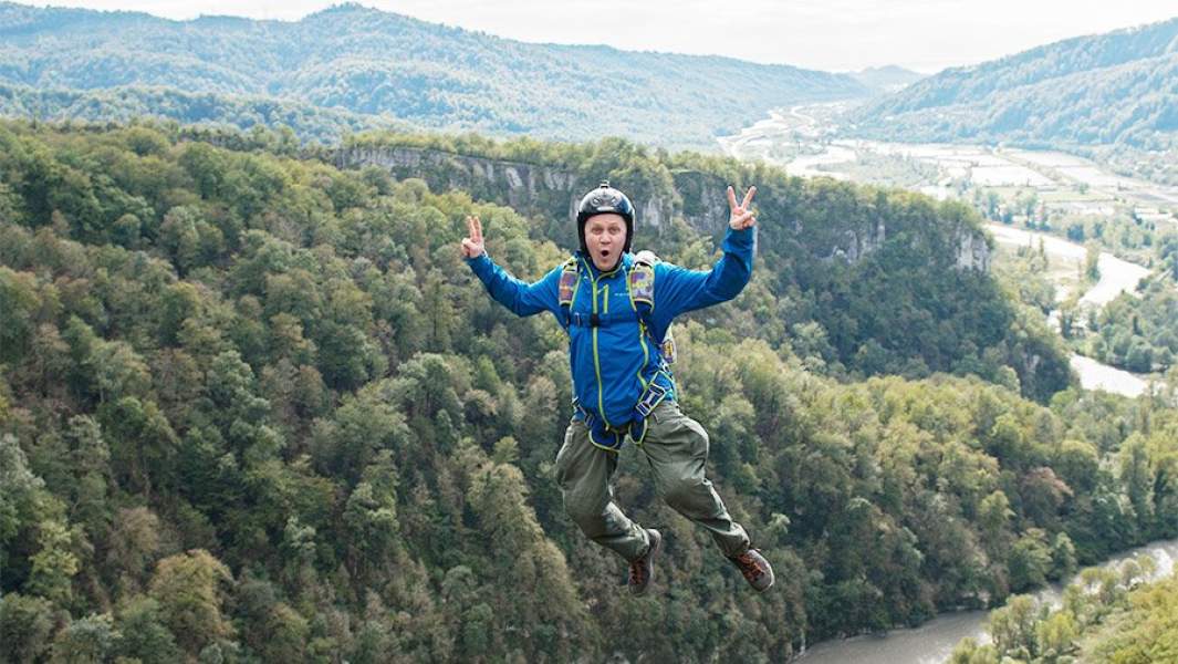 Атракціон абсолютно безпечний, що не применшує кількості адреналіну у тих, хто наважується зробити крок вниз