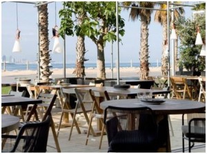 Це чірінгіто в Барселоні (а ресторан / бар, розташований прямо на пляжі) є   досить нове місце в місті, але вже зробив собі ім'я в місті