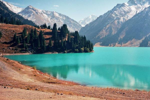 Велике Алматинської озеро