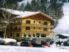Комфортабельний готель, відповідає категорії 3 * +, просторі номери, із зони катання до готелю можна спуститися на лижах