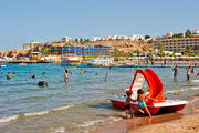 Що стосується пляжного відпочинку в   Греції   , То у вересні краще вибрати великі острова, наприклад Крит;  на невеликих острівцях спостерігається вітряна і часом прохолодна погода