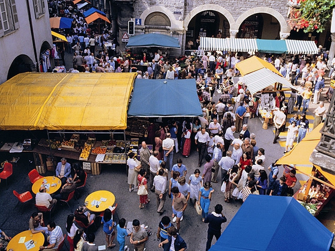 Куди туристу їхати за підробками: ринок Mercato del Sabato, Мілан, Італія