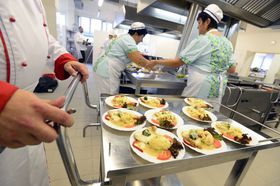 Ілюстративне фото: ЧТК   Як не дивно, але найбільші нарікання з приводу шкільного харчування можна почути безпосередньо від працівників їдалень освітніх установ