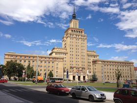 Готель Crowne Plaza (Фото: Фото: Олег Фетісов)   Олег Фетисов: Звичайно ж тут відчувається почерк сталінської епохи, т
