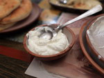 Мацун - популярний у вірмен кисломолочний продукт, який в Вірменії виготовляють переважно з овечого молока