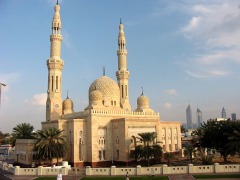 Мечеть Джумейра - прекрасний зразок сучасної ісламської культури, найвідоміша і найбільша мечеть в Дубаї