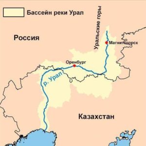 Урал - велика річка, що протікає в Росії і Казахстані, довжиною 2428 км (1550 км на території РФ), і площею басейну близько 231 тис км²