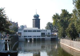 Ситковская водонапірна вежа   Є виявляється в Празі і своя «Пізанська вежа»